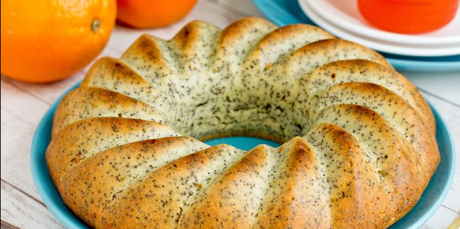 Lean orange cake with poppy seeds