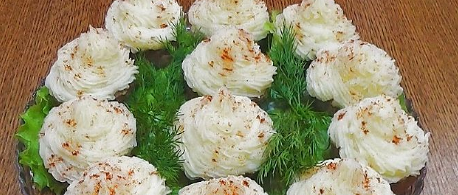 Filled meat cupcakes