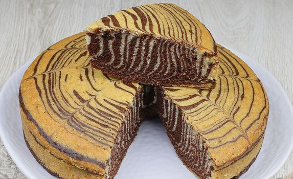 Two-color cake 