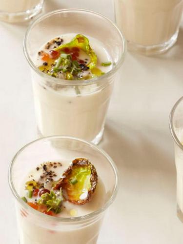 Cauliflower and Brussels sprouts soup with salmon caviar