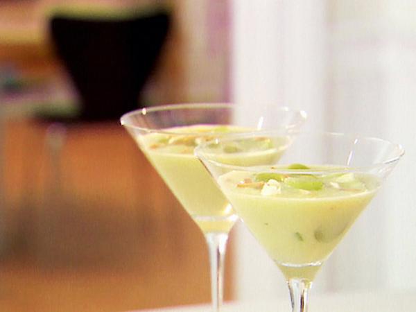 White gazpacho with grapes and roasted almonds