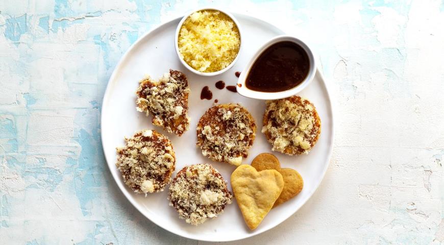 Cookies on boiled yolks with a sprinkle of corn sticks
