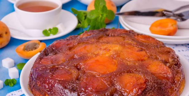 Apricot pie