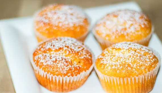 Lean fruit muffins