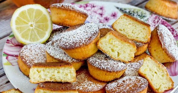 Lemon curd muffins on kefir