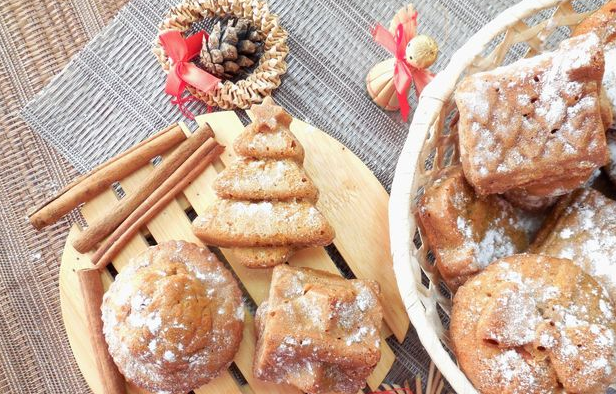 Carrot cupcakes with ginger and cinnamon