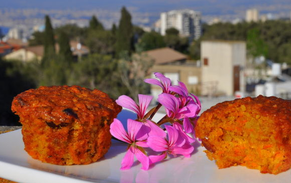 Simple Carrot Cupcakes