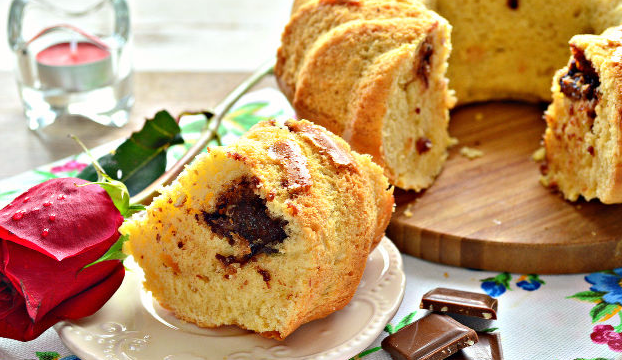 Cupcake with chocolate chips