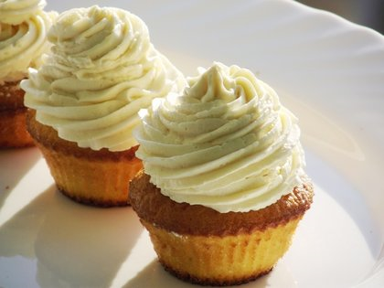 Cheese muffins with cream