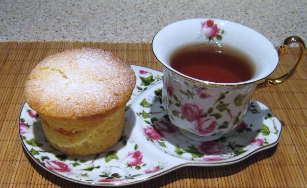 Cupcake with tangerines