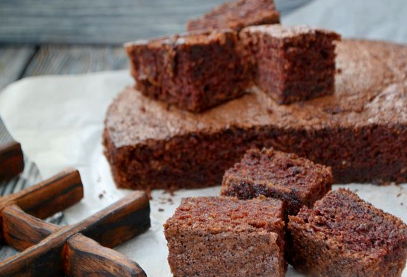 Chocolate pie (brownie) with zucchini