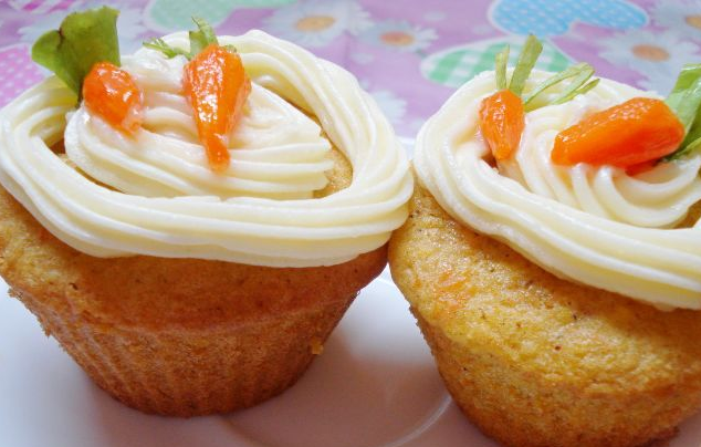 Carrot muffins with buttercream
