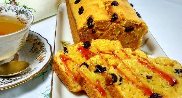 Carrot-orange cake on kefir, with cranberries