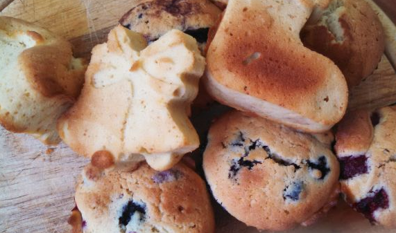 Muffins with berries