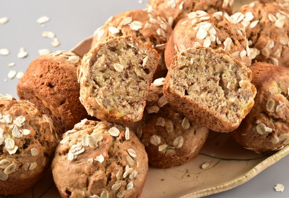 Banana muffins with honey and oatmeal