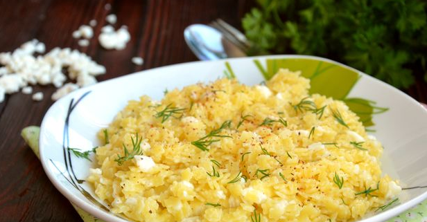 Pasta with cottage cheese (in a pan)