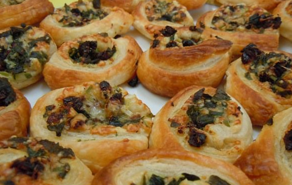 Puff pastry rolls with wild garlic