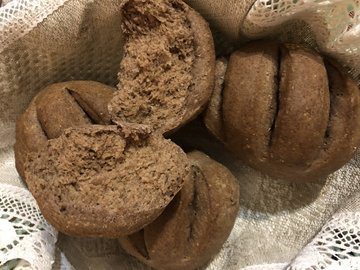 Wheat linen buns