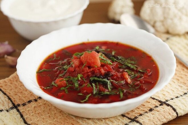 Lean borsch with rye dumplings