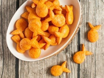 Cheese crackers 