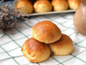 Lean yeast pies
