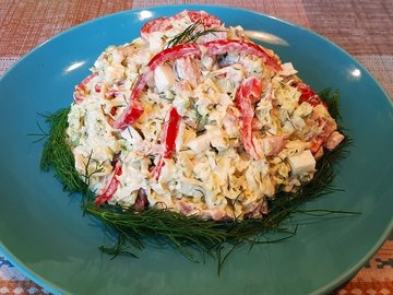 Salad with Chinese cabbage and smoked chicken