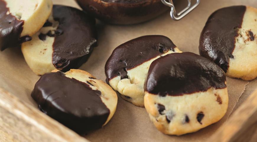 Delicate crumbly shortbread cookies with chocolate