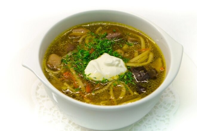 Aromatic mushroom soup with noodles