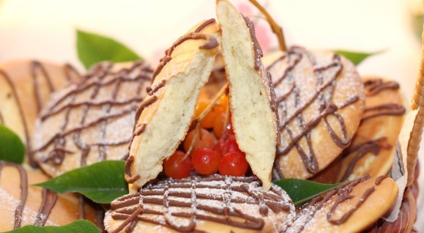 Cookies with chocolate and saffron