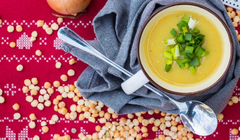 Cheese pea soup with smoked flavor