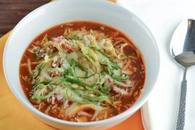 Lasagna soup with minced meat