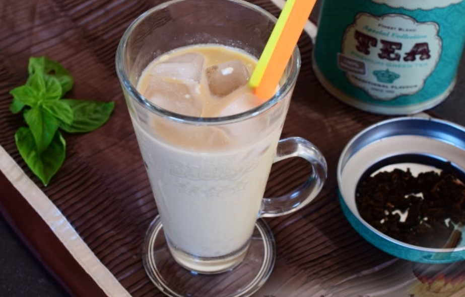 Dutch milk tea