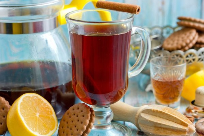 Tea grog with spices