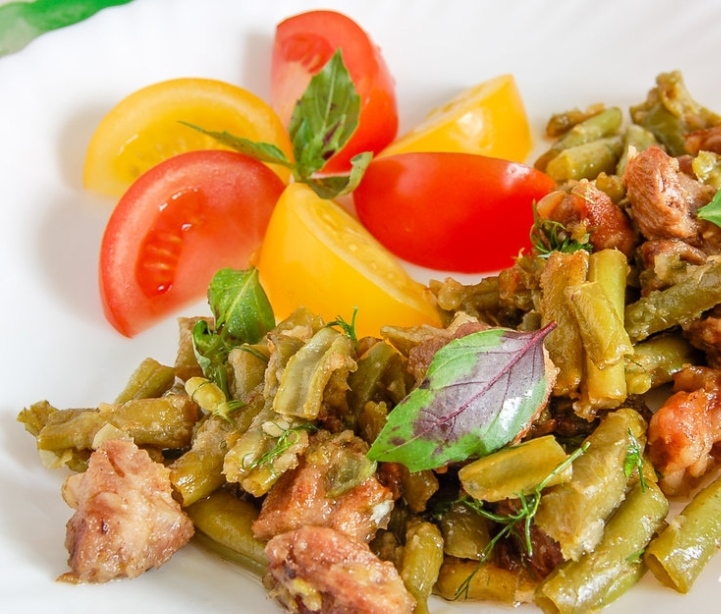 Pork stew with green beans