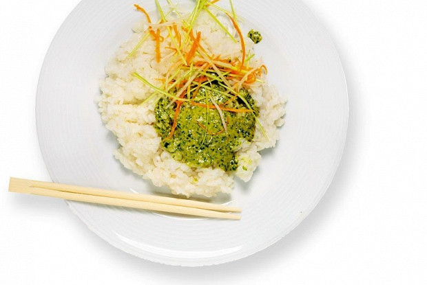 Sweet rice with cilantro pesto