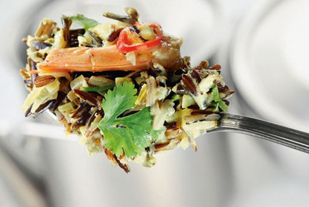 Wild rice curry porridge with shrimps