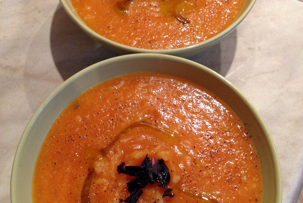 Carrot soup with rice