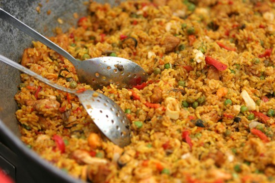 Rice with pork and green peas