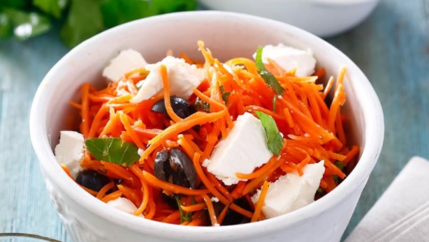 Mediterranean Carrot Salad