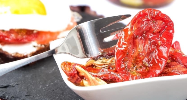 Sun-dried Tomatoes in the Dryer