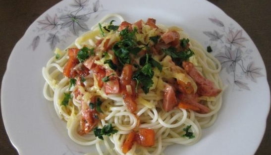Pasta with Sausage and Tomato Sauce