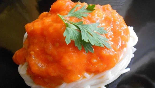 Spaghetti in a Bright Vegetable Sauce
