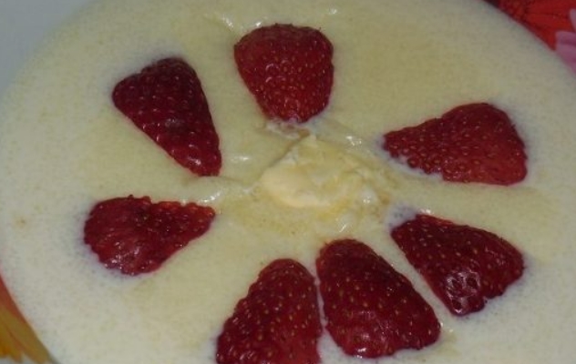 Delicious Semolina Porridge with Milk