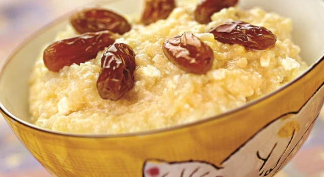 Millet Porridge with Raisins and Cottage Cheese