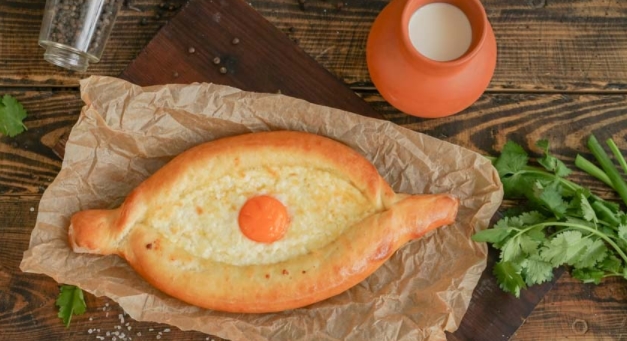 Adjarian Khachapuri
