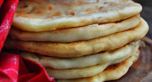 Khychins on Kefir Dough