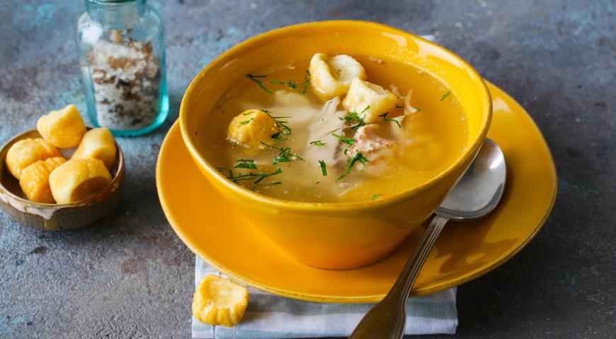 Chicken broth with dumplings