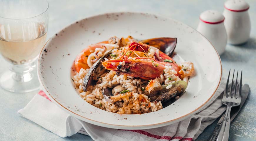 Risotto with seafood
