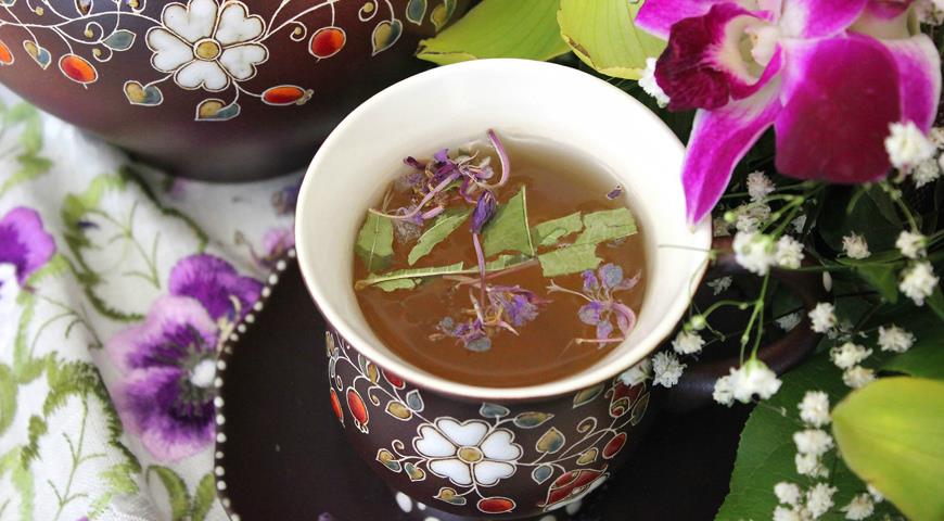 Herbal tea with cinnamon