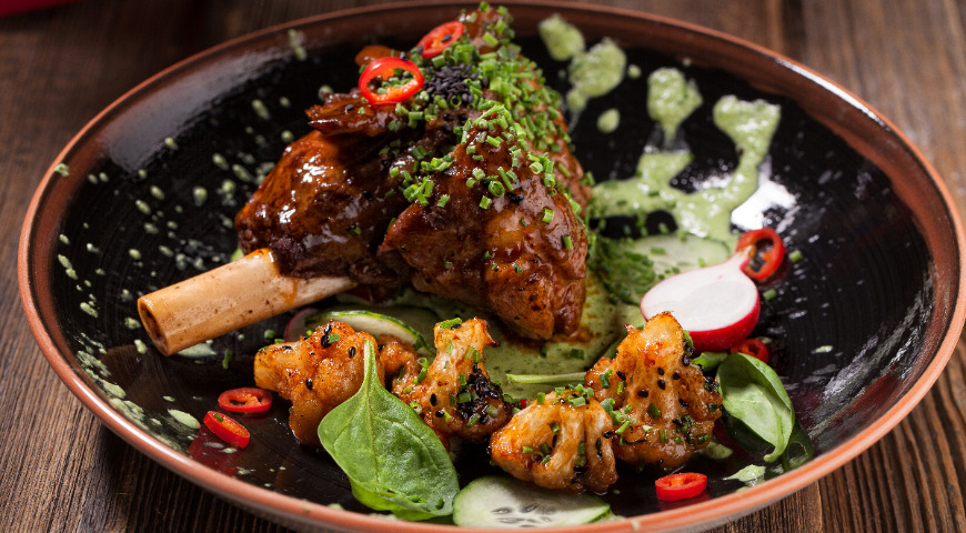 Lamb Shank with Spicy Cauliflower and Cucumber Sauce